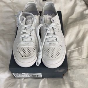 Brand New New Balance AUTHENTIC Artic Fox White WRT300DB